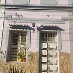 Quarto Em Casa Aconchegante No Benfica